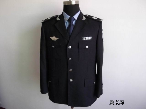 工作服屬于制服嗎,工作服與制服，一種概念的深度解析及全面執(zhí)行計(jì)劃,實(shí)地?cái)?shù)據(jù)評估設(shè)計(jì)_模擬版93.61.58