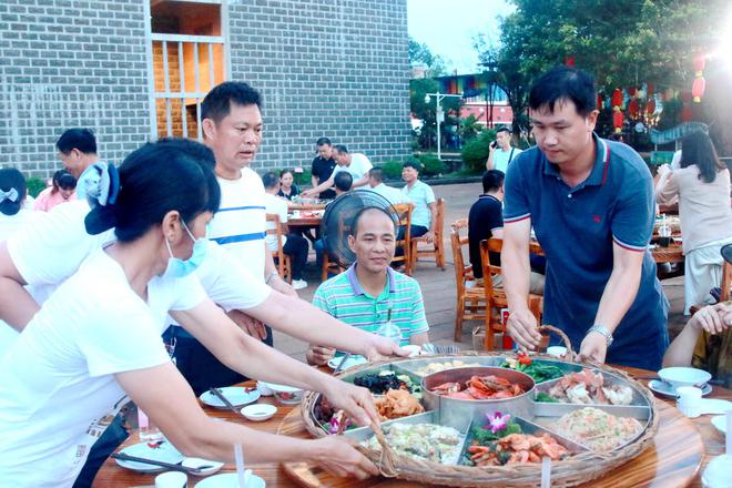 美食帶動經(jīng)濟發(fā)展的地方,美食帶動經(jīng)濟發(fā)展與地方振興，Chromebook上的快捷問題方案設(shè)計,數(shù)據(jù)分析驅(qū)動解析_底版95.30.53