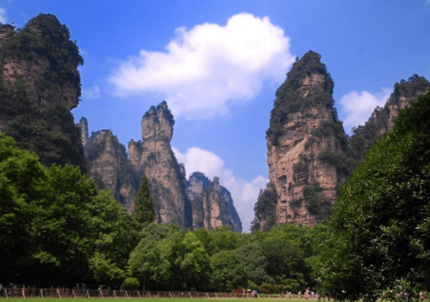 韓國(guó)游客張家界之行，驚嘆大國(guó)風(fēng)景的魅力