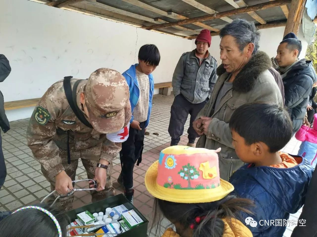 西藏地震后子弟兵組織集體獻(xiàn)血迅速執(zhí)行設(shè)計計劃_桌面款12.80.75