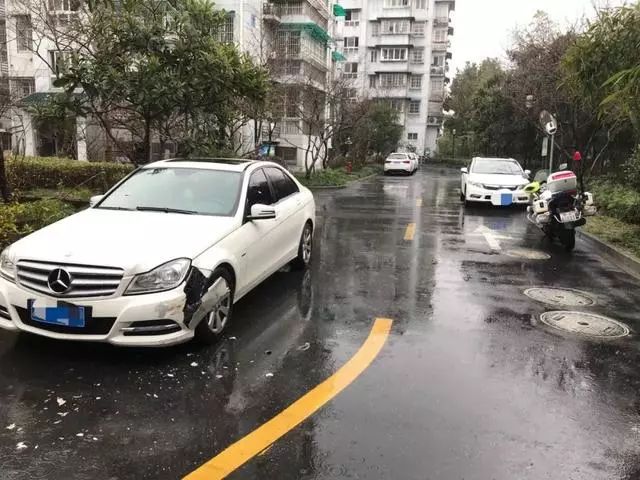 孩子安全上下車與應(yīng)急車道重要性分析