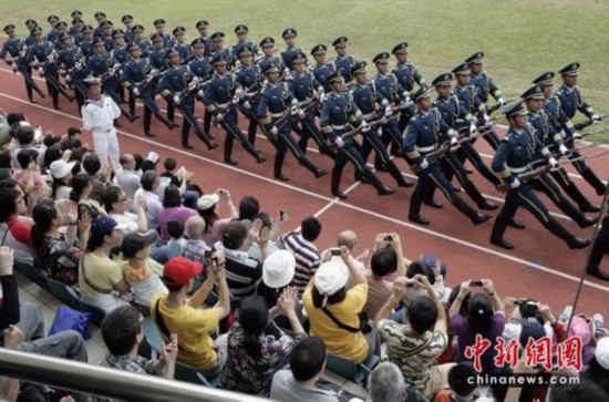 ww777766香港特馬2025,震區(qū)小女孩在解放軍戰(zhàn)士面前跳起舞高效實(shí)施策略設(shè)計(jì)_精裝款46.54.47