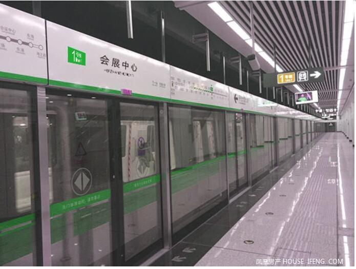 2025年香港港六 彩開獎號碼今晚80期,娃坐公交車突然看到自己的巨幅海報高速解析方案響應(yīng)_斬版90.60.44